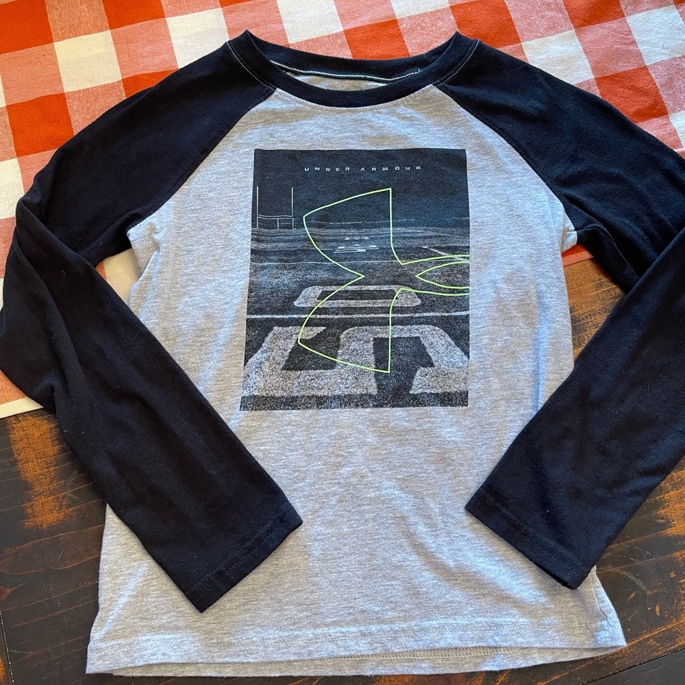 Size 7 Under Armour Longsleeve